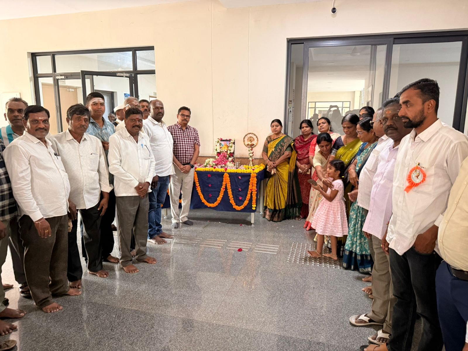 సమాజంలో కులవ్యవస్థను, వర్ణభేదాలను, లింగ వివక్షను సమూలంగా